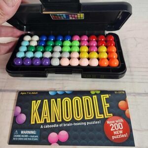 Kanoodle Educational Insights Brain Teasing Puzzle Game 200 Puzzles